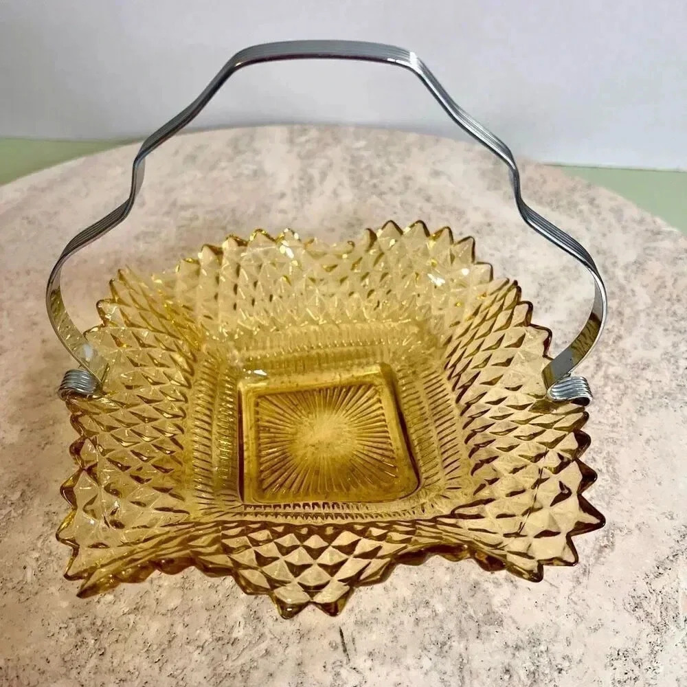 Vintage Yellow Silver-Tone Handle Diamond Amber‎ Gold Sawtooth Edge Candy Dish